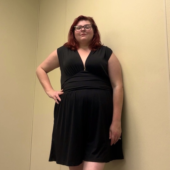 Meet your Posher, Nichole - Picture 1 of 5